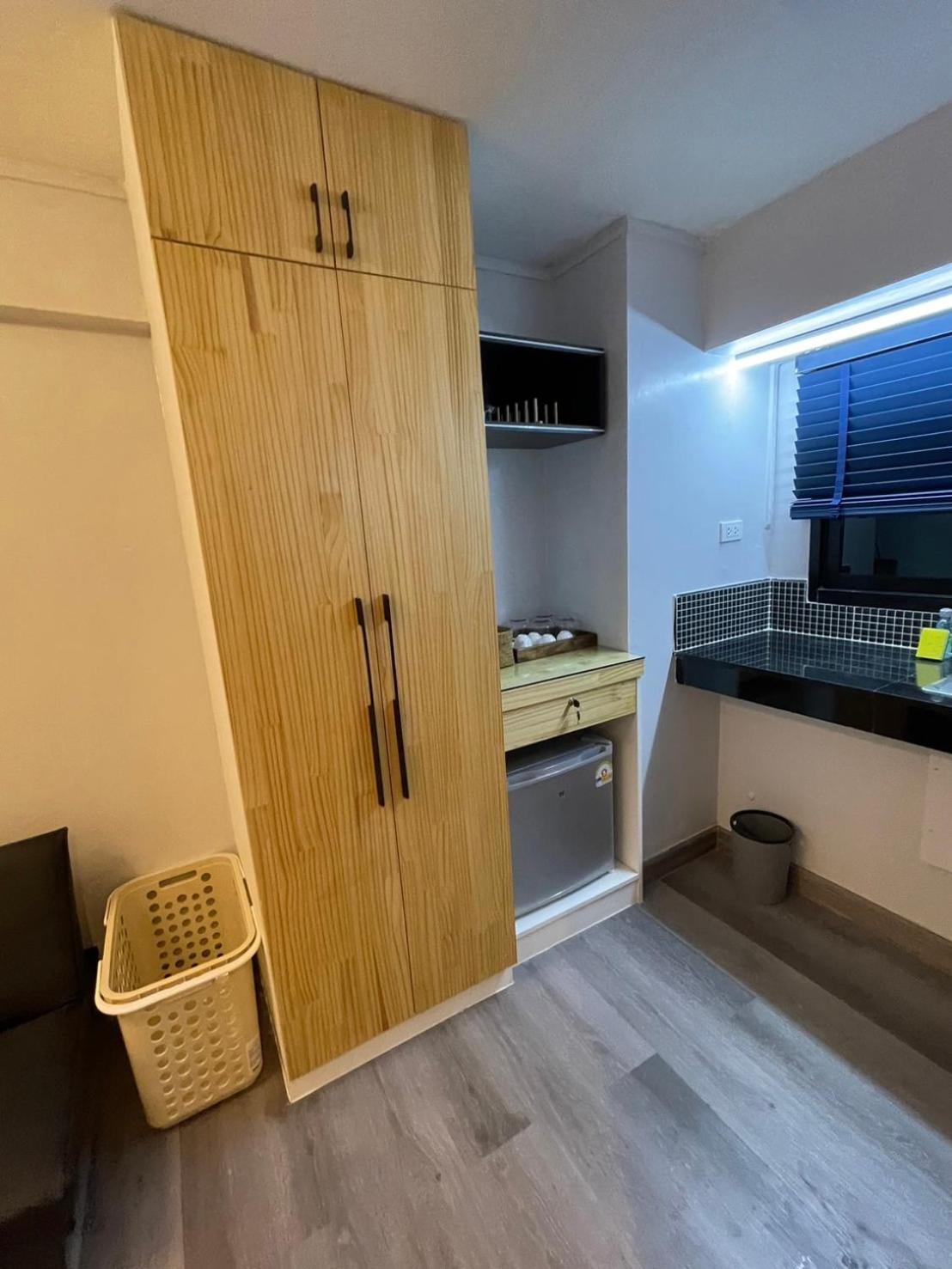 מלון בנגקוק Acozyposhtel מראה חיצוני תמונה
